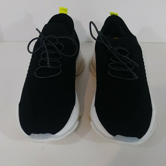 steve madden stretch sneakers